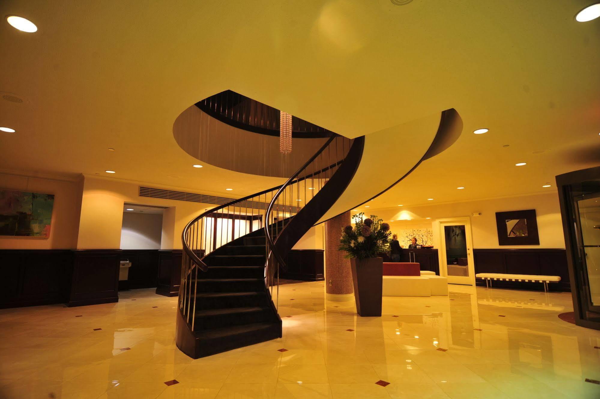 Oyster Point Hotel เรดแบงค์ ภายนอก รูปภาพ